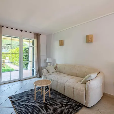 アパート Renovated Flat In - Swimming Poolcar Park -2br *