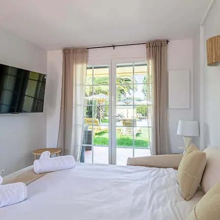 Renovated Flat In - Swimming Poolcar Park -2br アパート