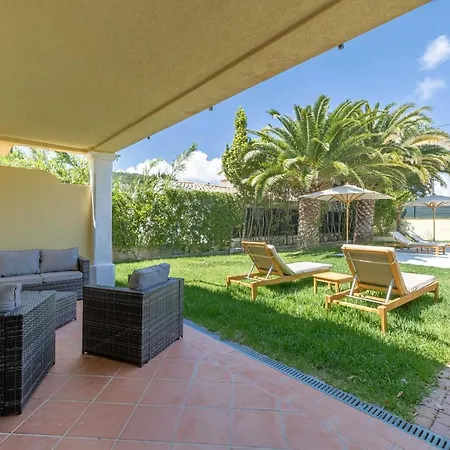 Renovated Flat In - Swimming Poolcar Park -2br *