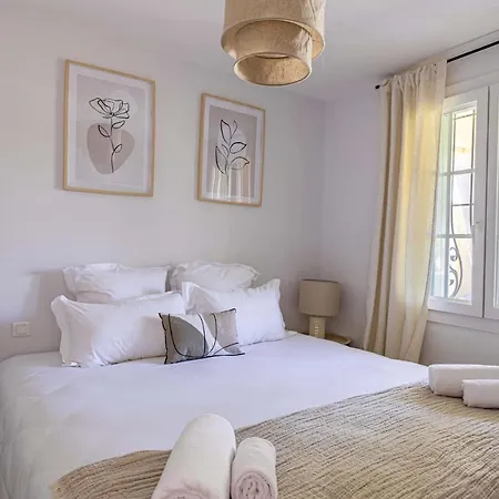 Renovated Flat In - Swimming Poolcar Park -2br 아파트