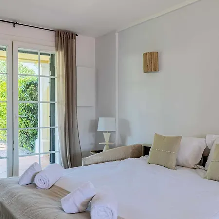 Renovated Flat In - Swimming Poolcar Park -2br 아파트 *