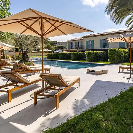 Renovated Flat In - Swimming Poolcar Park -2br *